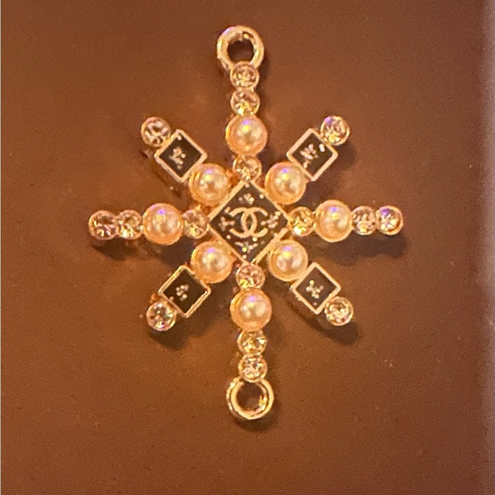 💜 Accessory Chanel Style Charm - add to pearl necklace or bracelet.